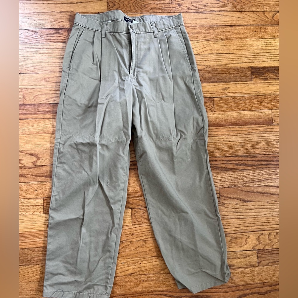Dockers khakis
